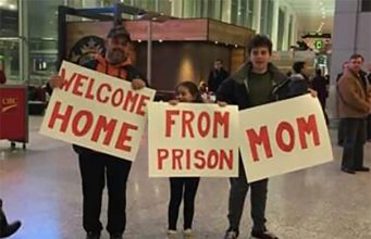 В аэропорту Стамбула запретили встречать туристов с табличками