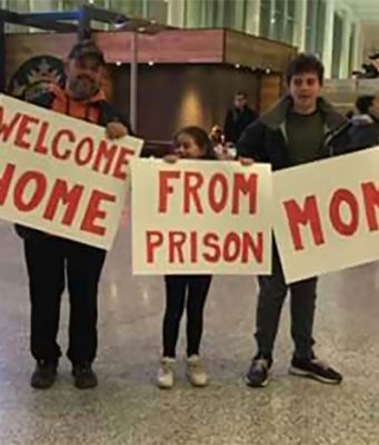 В аэропорту Стамбула запретили встречать туристов с табличками