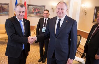 Премьеры Молдовы и Белоруссии встретились в Алматы