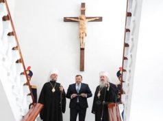 Андрей Нэстасе обязан принести публичные извинения и убрать распятие из здания МВД