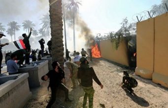 Штурм посольства США в Багдаде (видео)