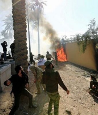 Штурм посольства США в Багдаде (видео)
