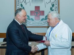 Президент Молдовы посетил кишиневскую больницу имени Архангела Михаила