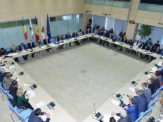 Документ о дружбе двух столиц был подписан в атмосфере политического раздрая