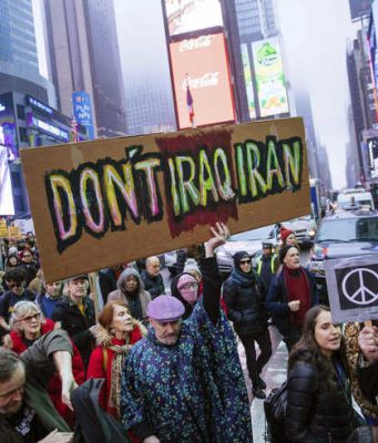 В Вашингтоне и Нью-Йорке прошли митинги против войны с Ираном