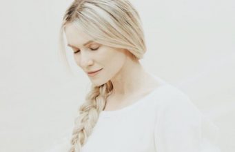 Певица Оля Тира беременна