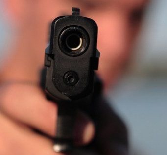 Карабинерский чин застрелил человека в Бельцах пистолет