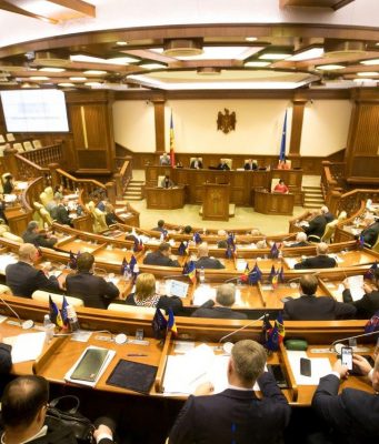 Парламент призвали обратить внимание на проблему функционирования языков