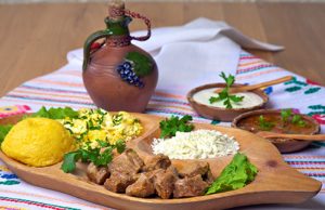 РЕЦЕПТ ДНЯ: Токана из свинины с мамалыгой