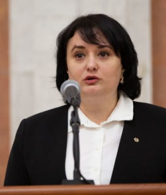 Виорика Думбрэвяну, о вероятности поражения коронавирусом в Молдове