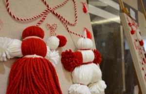 Люди готовятся к весне. Народные умельцы готовят сотни мэрцишоров на продажу