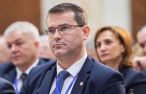 Усатый: В нынешнем состоянии железная дорога не следует приватизировать