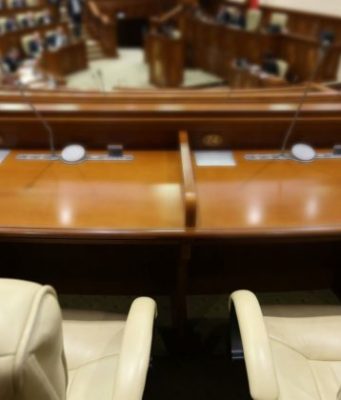 Депутаты возвращаются из отпуска. Каким будет 2020 парламентский год?