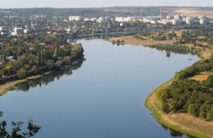 В Днестре едва не утонула супружеская пара днестр