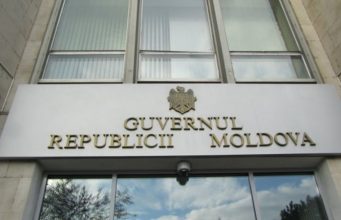 Правительство объявило об уголовном наказании для граждан, не соблюдающих меры предосторожности относительно COVID19