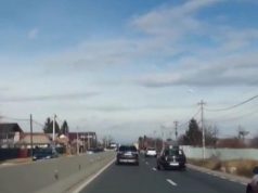 Молдавский автобус из Италии проехал через всю Румынию в эскорте полиции – следили, чтобы люди не выходили из салона