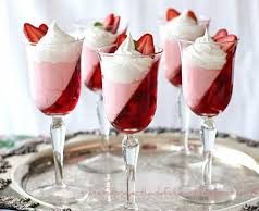 Чтобы праздник был сладким: молдавские кондитеры готовят оригинальные десерты к 8 марта