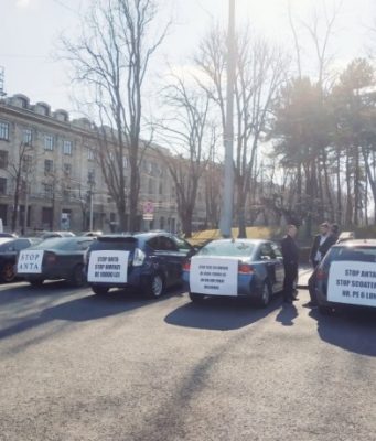 Таксисты выдвинули требования правительству