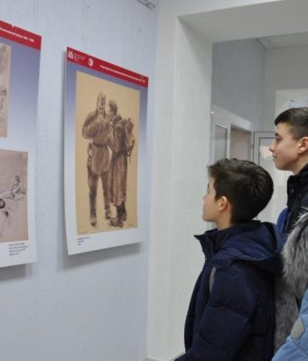 В Каменке открылась фотовыставка «Рисунки фронтовых художников Великой Отечественной войны»