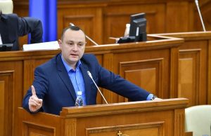 Батрынча обвинил депутатов ACUM в цинизме