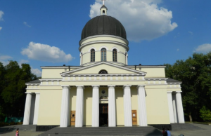 Церковь не будет прекращать церковные службы из-за коронавируса