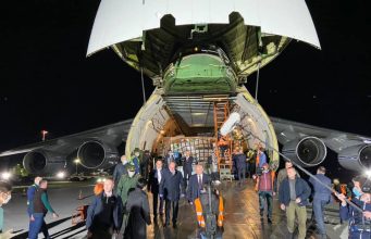 Российский самолет доставил в Кишинев большую партию медоборудования для борьбы с коронавирусом