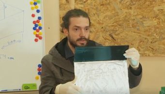 Инженер из Молдовы придумал, как безопасно уничтожать бактерии и вирусы на любых поверхностях