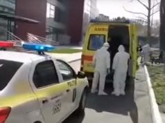 Сбежавшего из больницы мужчину с коронавирусом обнаружили распивающим пиво с приятелями