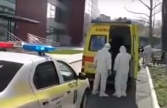 Сбежавшего из больницы мужчину с коронавирусом обнаружили распивающим пиво с приятелями