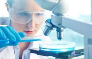 Россия наращивает производство медоборудования для борьбы с COVID-19 лаборатория