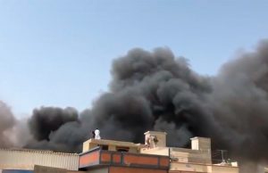 В Пакистане пассажирский авиалайнер упал на жилые дома