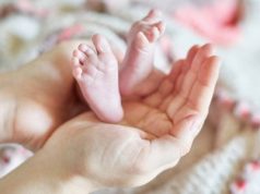 Молодых мам с коронавирусом не разделяют с младенцами