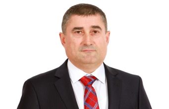 Депутат от ПСРМ Олег Тетеря сдал мандат