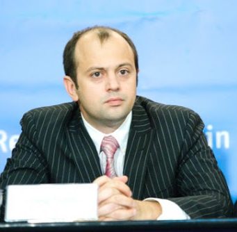 Глава МИДЕИ побеседовал с докладчиком Европарламента по Молдове цуля