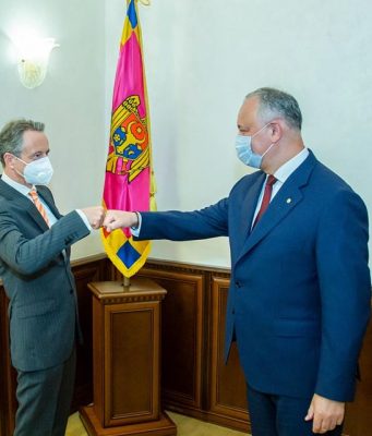 Игорь Додон встретился с Клаусом Нойкирхом