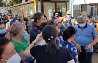 В Кагуле продавцы рынков, недовольные их закрытием, вышли на протест