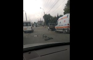 В столице Ford сбил мужчину на электросамокате, пострадавший в коме