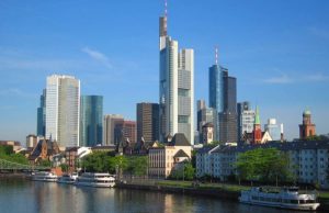 В Дюссельдорфе произошло нападение с ножом на граждан Румынии