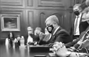 Порошенко заставили вспомнить о том, что он русский