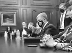 Порошенко заставили вспомнить о том, что он русский