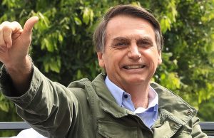 Президент Бразилии заявил о наличии у него симптомов коронавируса