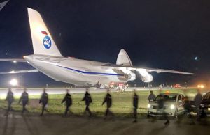 Своих не бросаем: Россия передала странам-партнерам 400 тыс тестов на COVID-19