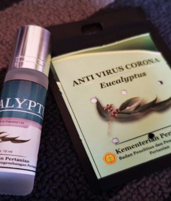 В Индонезии хотят лечить коронавирус эвкалиптовым ожерельем