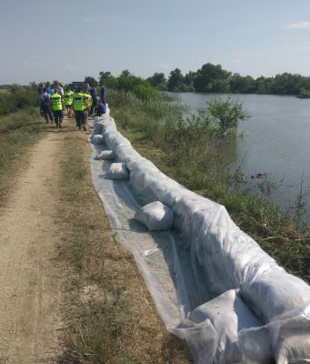 Усилена дамба на Пруту, у населенных пунктов Цыганка – Рынзешты