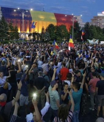 В Румынии протестовали против закона о карантине и изоляции