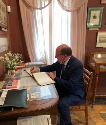 Посол России в Молдавии О.В.Васнецов посетил Дом-музей А.С.Пушкина