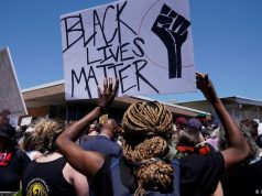 Минимум один человек убит в Портленде во время протестов