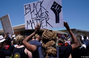 Минимум один человек убит в Портленде во время протестов