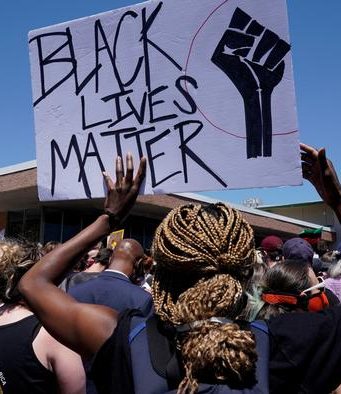 Минимум один человек убит в Портленде во время протестов