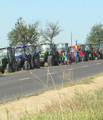 Протестующие фермеры заблокировали трассу Кишинёв – Каушаны